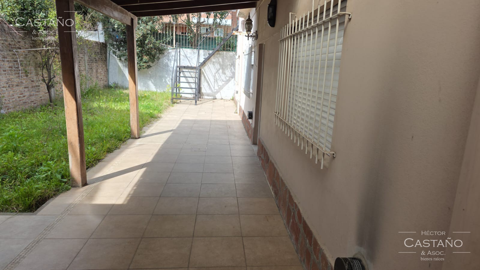 PH USO PROFESIONAL o VIVIENDA, CON JARDIN Y 2 DORMITORIOS