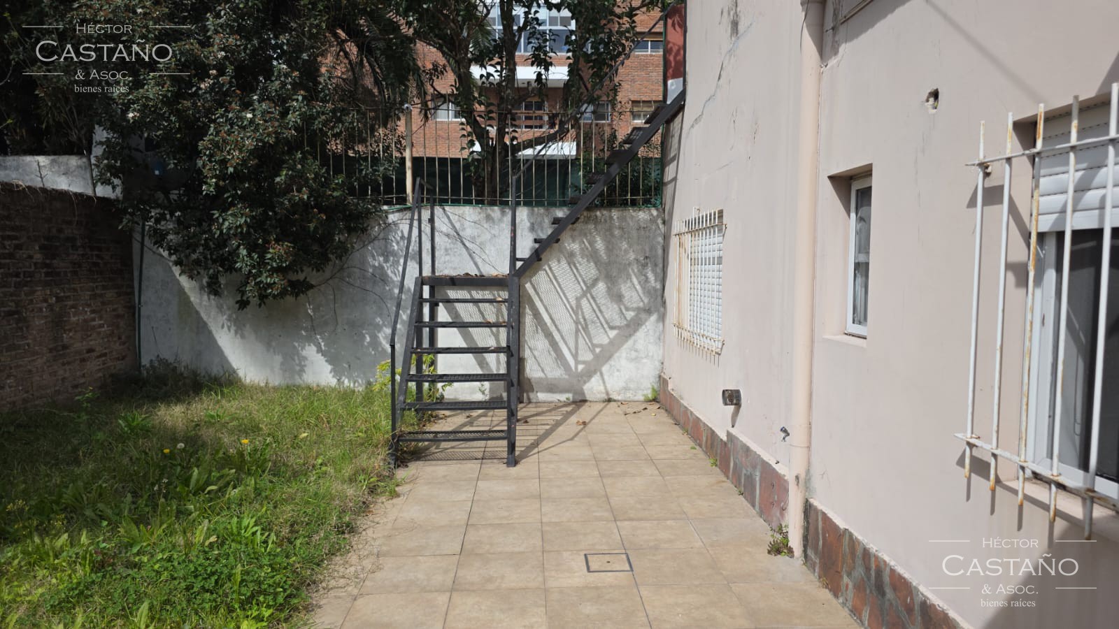 PH USO PROFESIONAL o VIVIENDA, CON JARDIN Y 2 DORMITORIOS