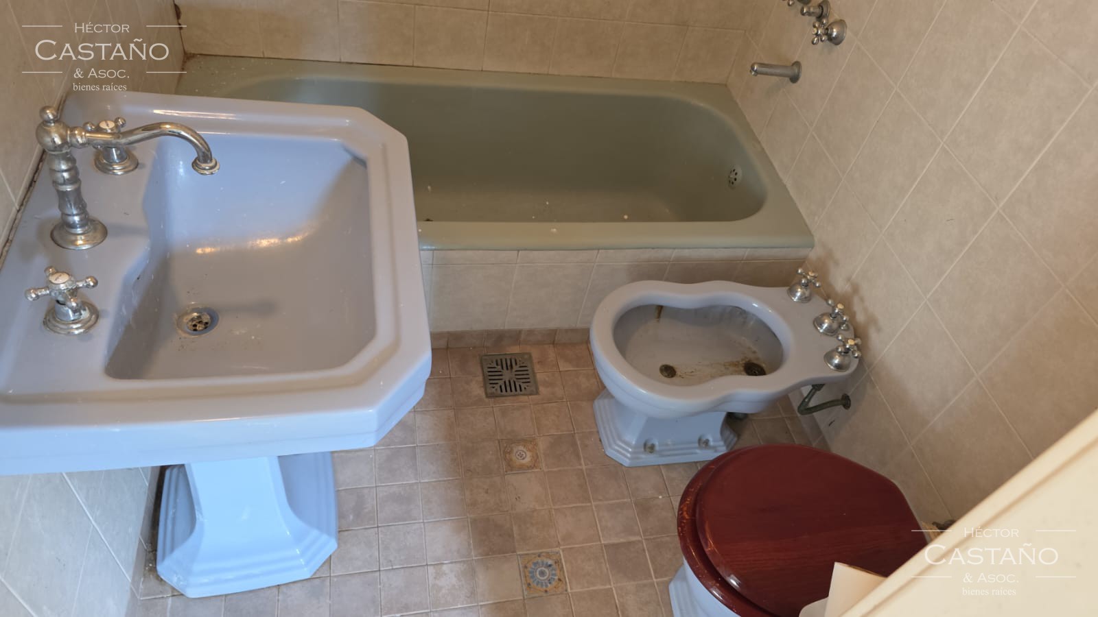 PH USO PROFESIONAL o VIVIENDA, CON JARDIN Y 2 DORMITORIOS