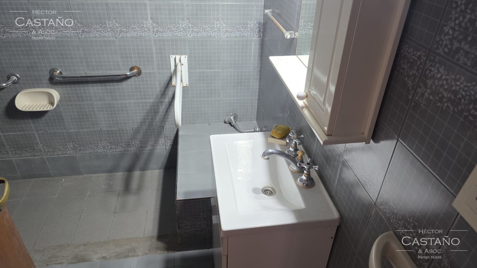 PH USO PROFESIONAL o VIVIENDA, CON JARDIN Y 2 DORMITORIOS